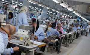 GARMENT FACTORY DISMISS HUNDREDS OF FEMALE WORKERS