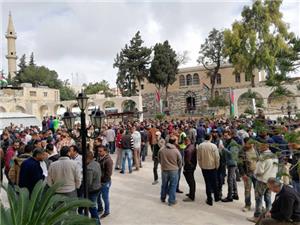 موظفو بلدية اربد يعتصمون للمطالبة بحقوق عمالية