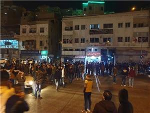استمرار اعتصام أبناء حي الطفايلة المتعطلين عن العمل