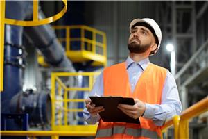 حرّاس الأرواح بلا حماية.. من يحمي عمّال السلامة والصحة المهنية؟